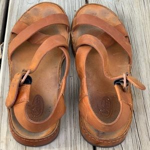 Chaco Women's Wayfarer- Rust color